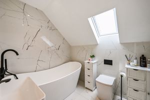 Family Bathroom- click for photo gallery